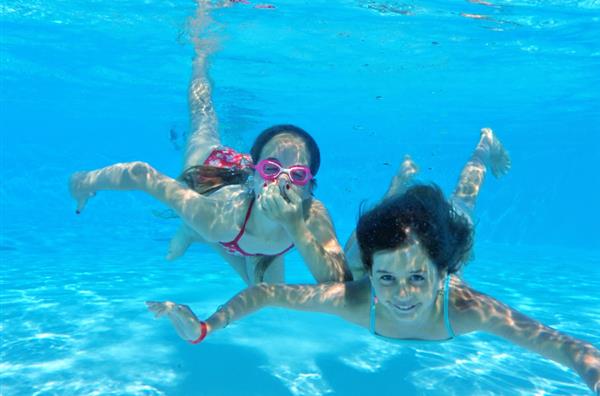 La piscine chauffée du camping - Les Samaras à St Jean de Monts