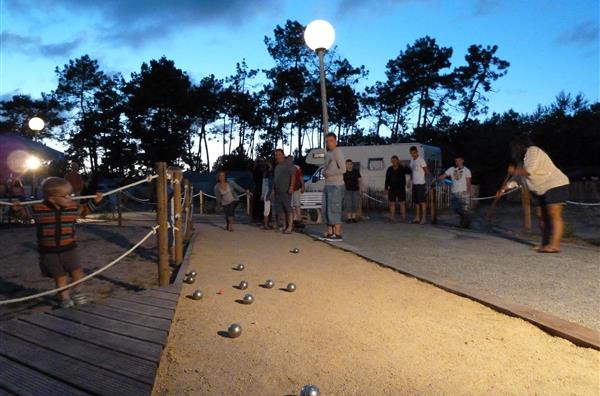 Pétanque nocturne - camping les samaras à Saint jean de Monts