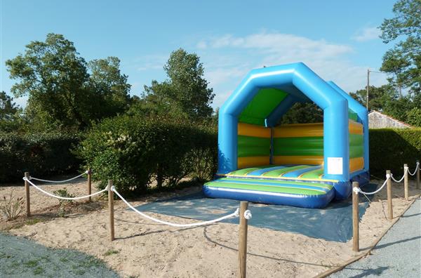 structure gonflable - camping les samaras à Saint jean de Monts